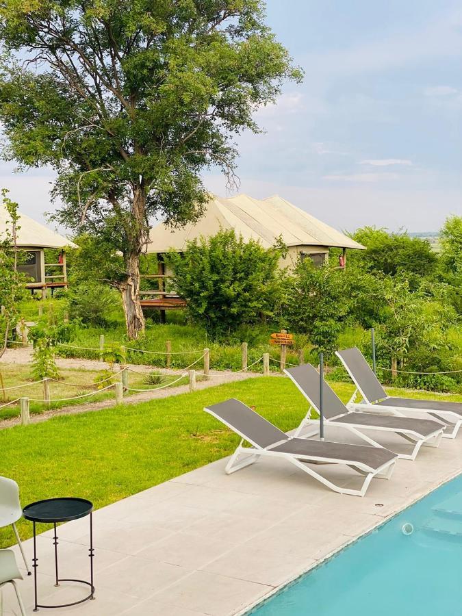 Xhabe Safari Lodge Chobe Muchenje ภายนอก รูปภาพ