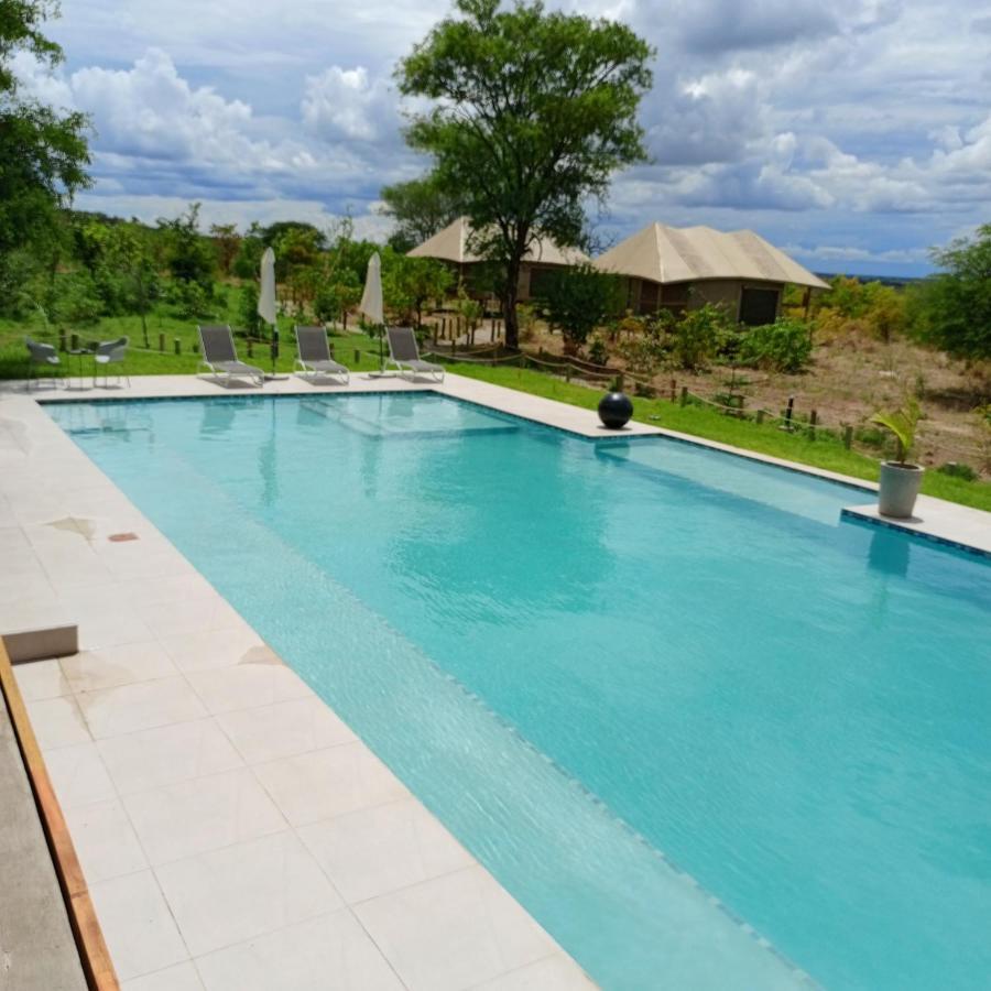 Xhabe Safari Lodge Chobe Muchenje ภายนอก รูปภาพ