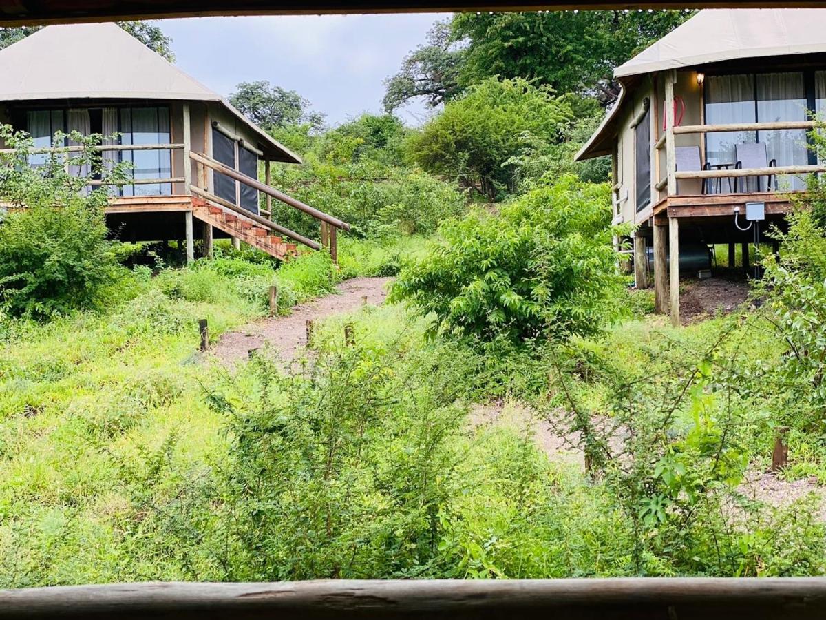 Xhabe Safari Lodge Chobe Muchenje ภายนอก รูปภาพ