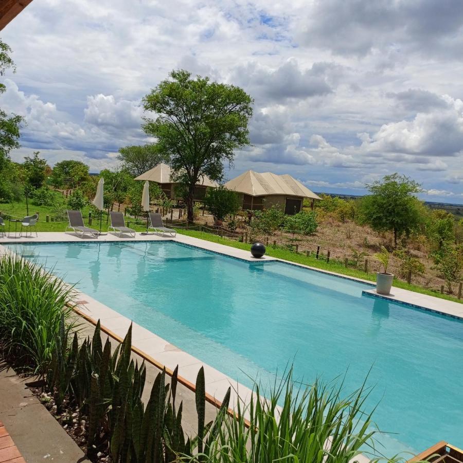 Xhabe Safari Lodge Chobe Muchenje ภายนอก รูปภาพ