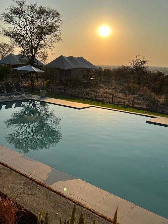 Xhabe Safari Lodge Chobe Muchenje ภายนอก รูปภาพ
