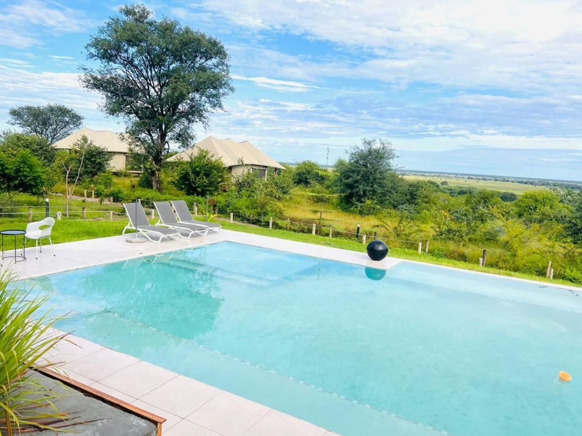 Xhabe Safari Lodge Chobe Muchenje ภายนอก รูปภาพ