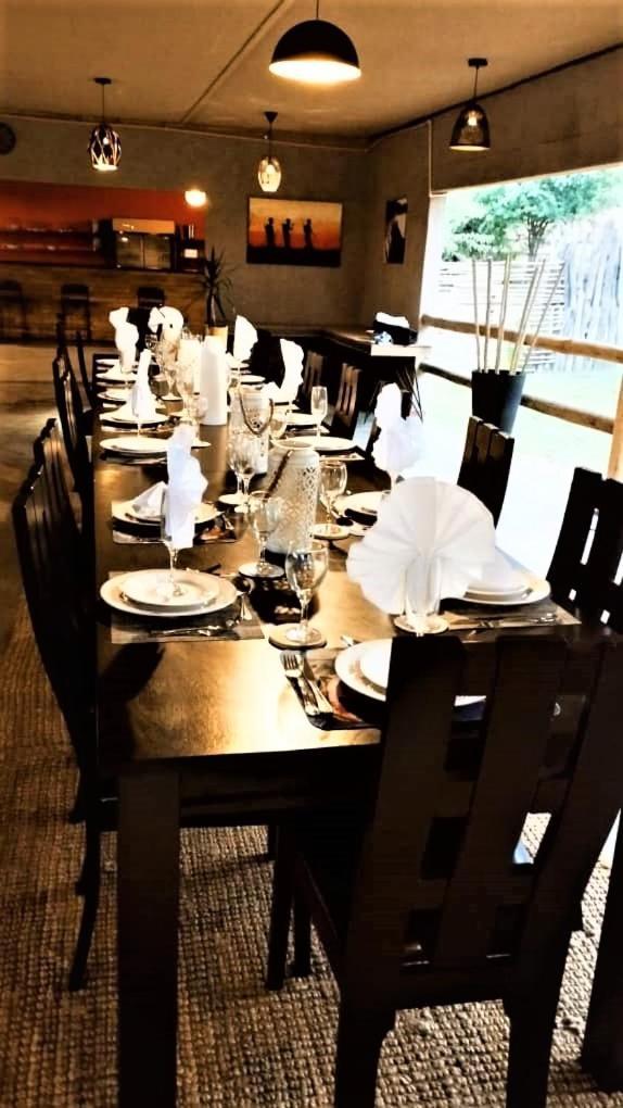 Xhabe Safari Lodge Chobe Muchenje ภายนอก รูปภาพ