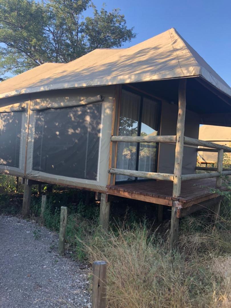 Xhabe Safari Lodge Chobe Muchenje ภายนอก รูปภาพ