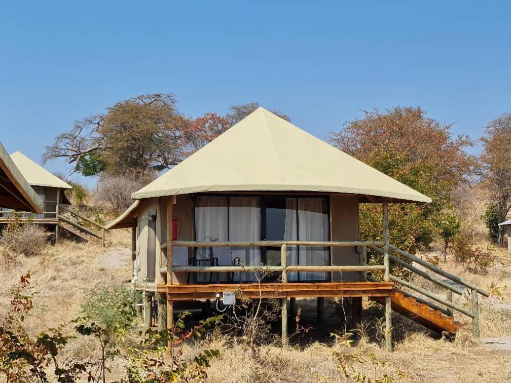 Xhabe Safari Lodge Chobe Muchenje ภายนอก รูปภาพ