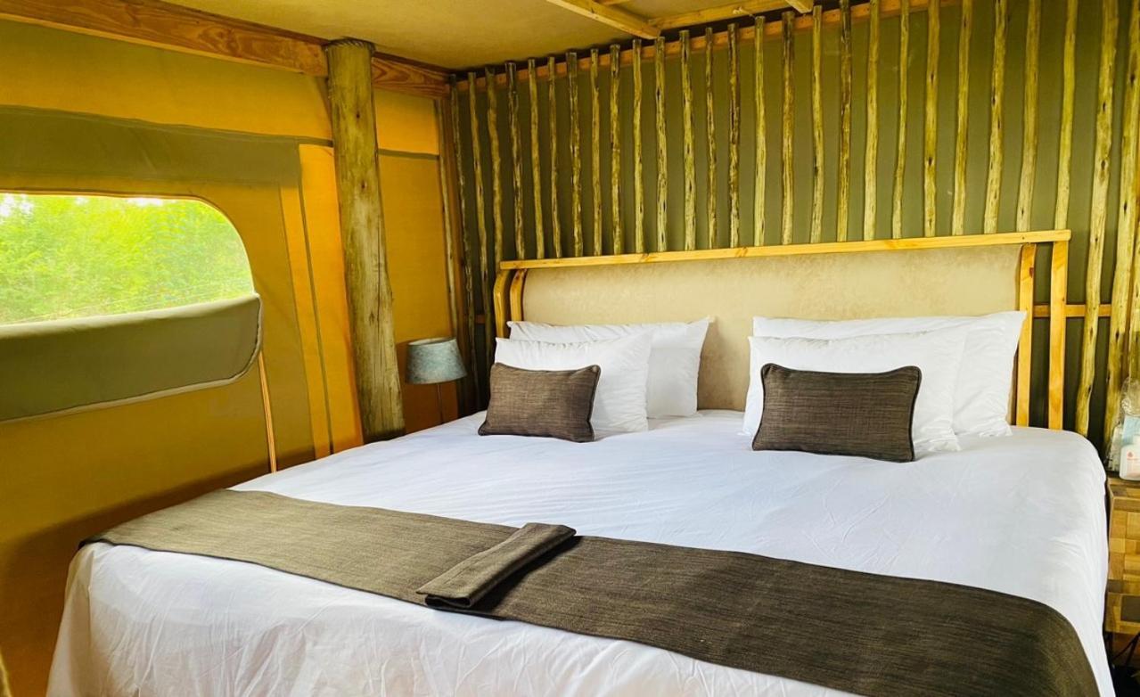 Xhabe Safari Lodge Chobe Muchenje ภายนอก รูปภาพ